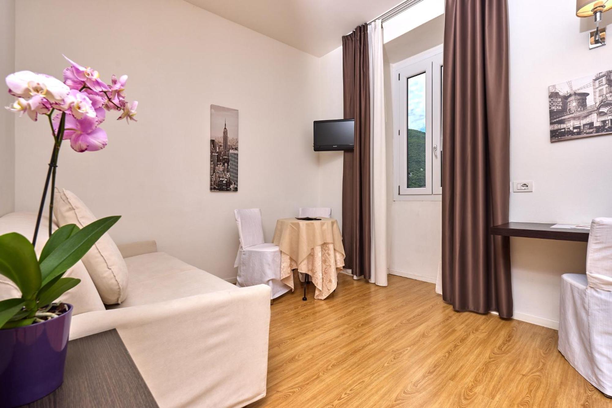 Hotel Geier Torbole Sul Garda Exterior foto