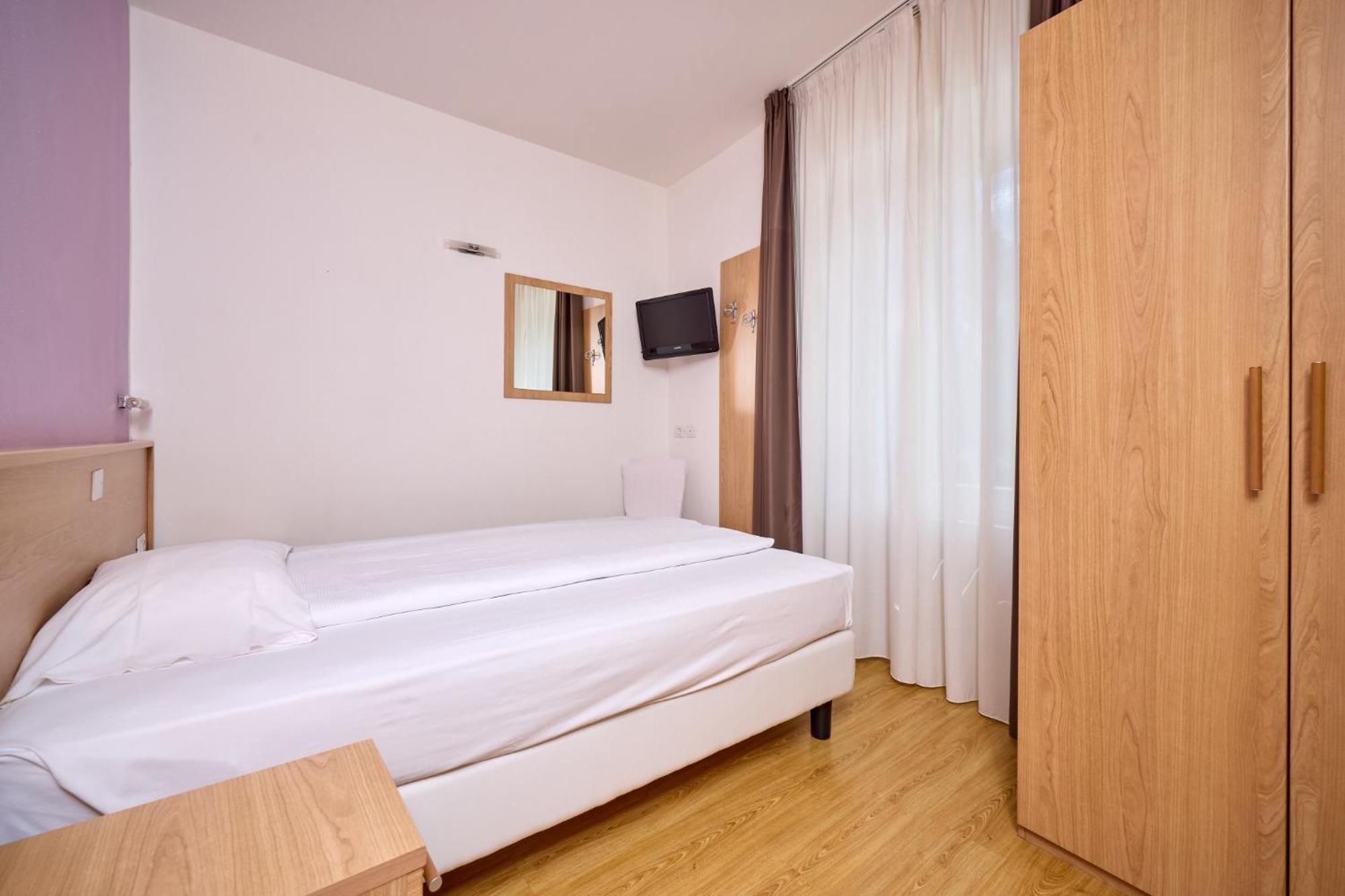 Hotel Geier Torbole Sul Garda Exterior foto