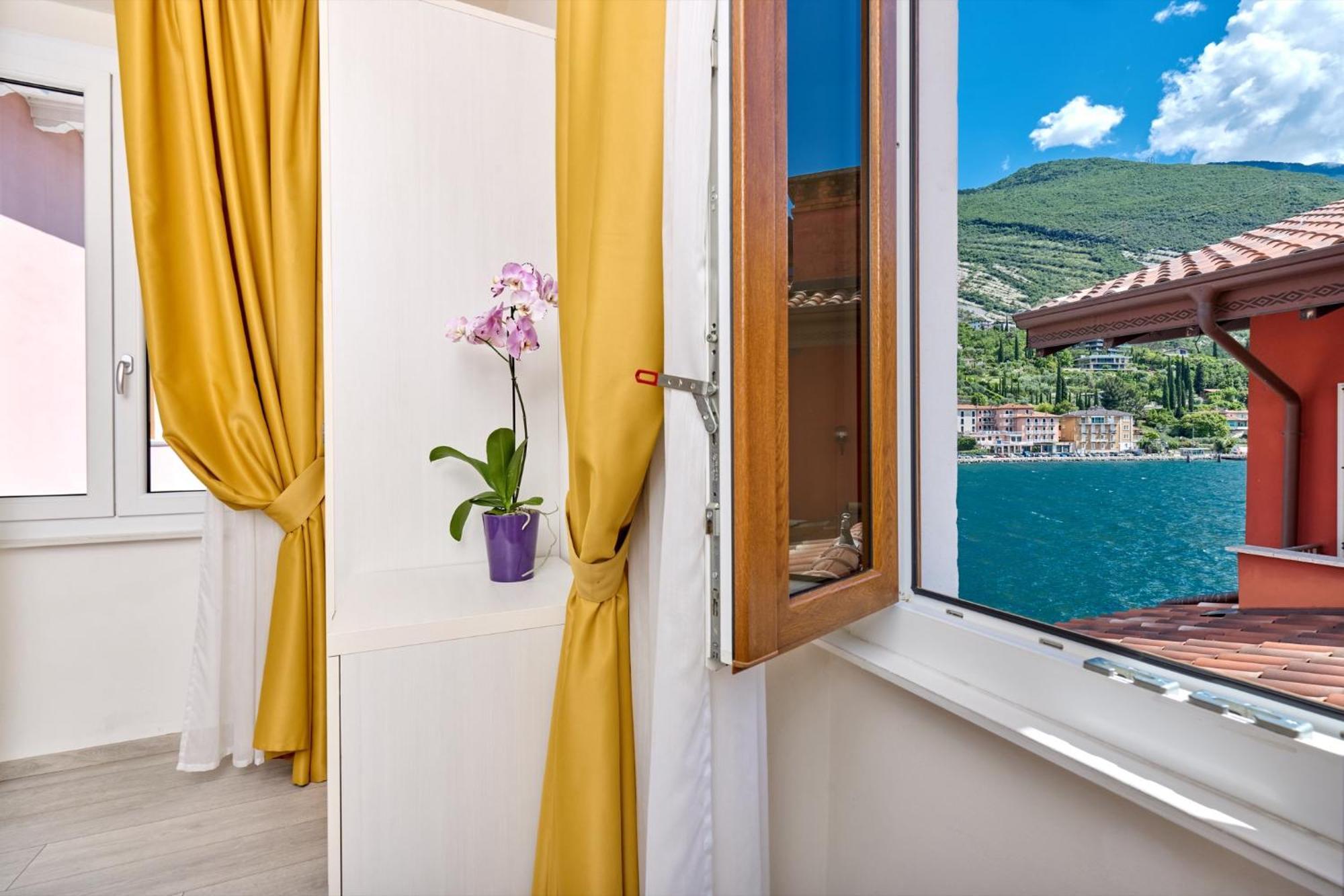 Hotel Geier Torbole Sul Garda Exterior foto