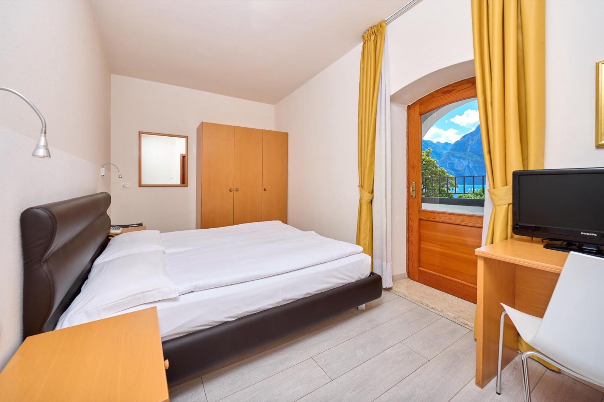 Hotel Geier Torbole Sul Garda Exterior foto